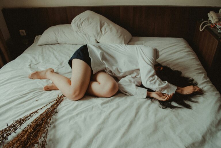 Signs Your Adrenal Glands Are Exhausted (And How to Recover)